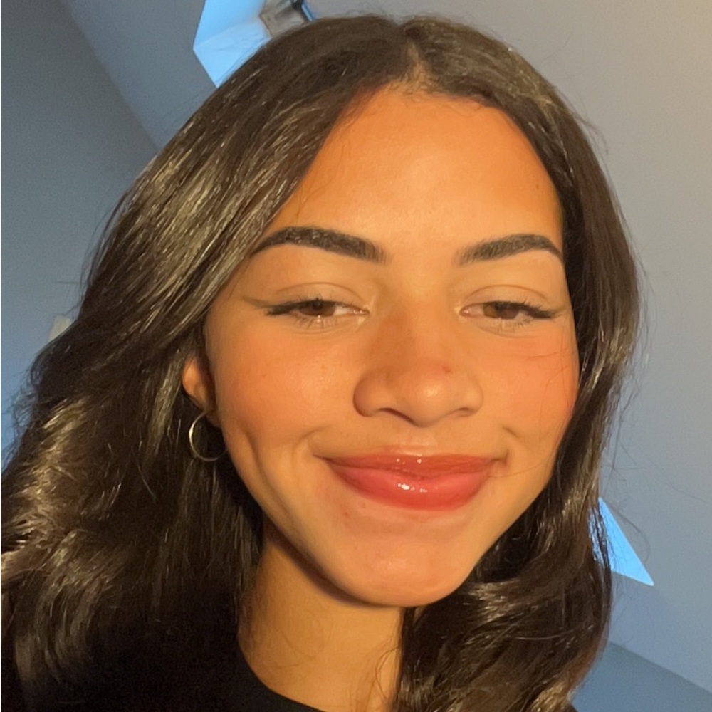 Meet your Posher, Ana